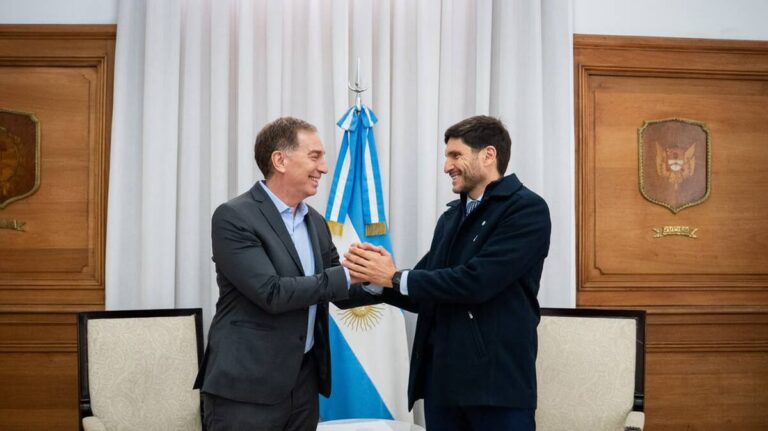 el-encuentro-de-diego-santilli-con-el-gobermador-RAGK6DPDSNFEJGC5B3KM6CLQ2A